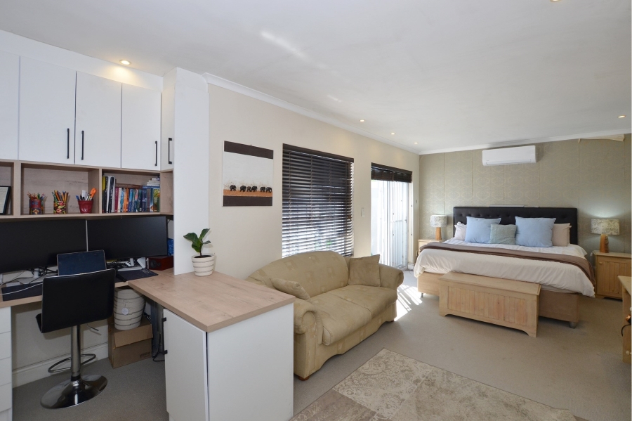 5 Bedroom Property for Sale in Welgelegen 2 Western Cape